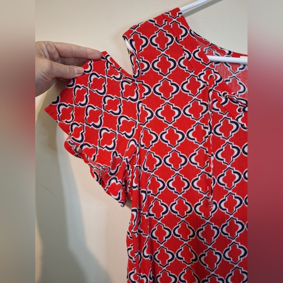 Cleo Kai medium Shortsleeve red patterned cold shoulder corset tie lace up top - Picture 3 of 6